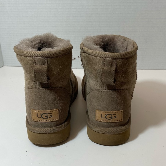 UGG Women’s Classic Mini II Boot Caribou Size 6 - Picture 2 of 10